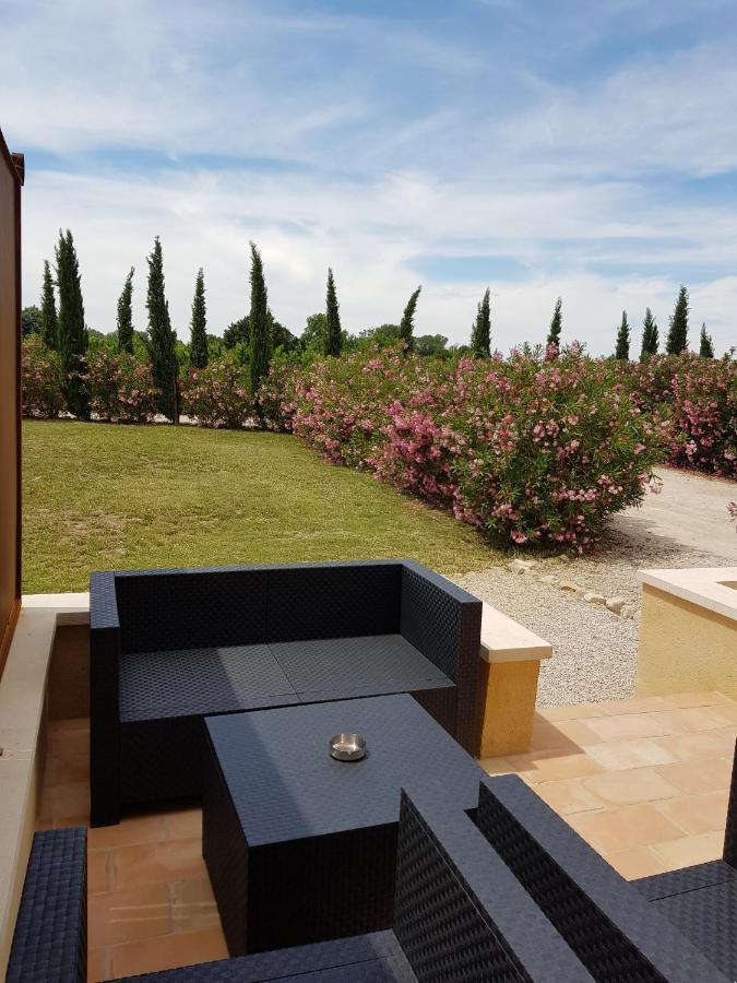 Le Mas De Guiguite Mézoargues Dış mekan fotoğraf
